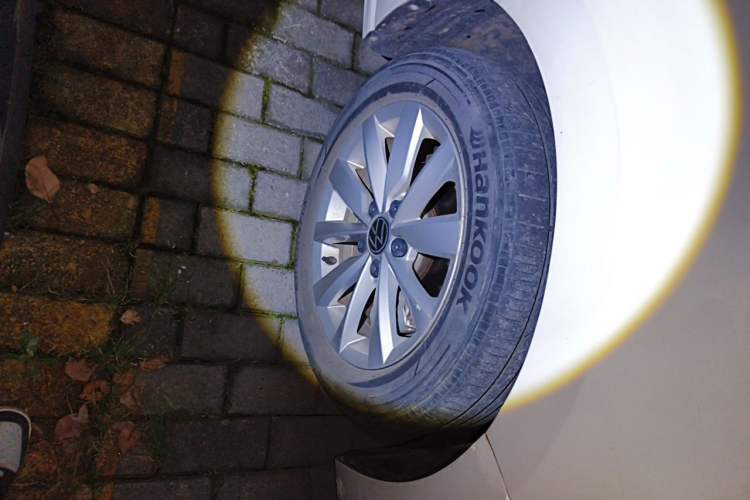 Used Volkswagen Bora 2021 1.5L Automatic Elite Smart Connect Edition Right Front Wheel Hub