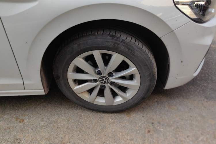 Used Volkswagen Bora 2021 1.5L Automatic Comfort Smart Connect Edition Right Front Wheel Hub
