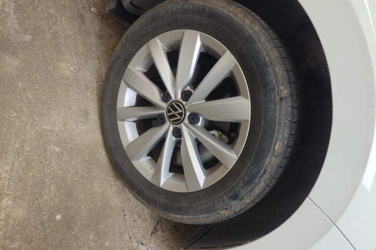 Used Volkswagen Bora 2021 280TSI DSG Elite Smart Connectivity Version Right Front Wheel Hub