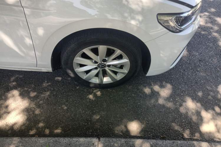 Used Volkswagen Bora 2021 1.5L Automatic Elite Smart Connect Edition Right Front Wheel Hub