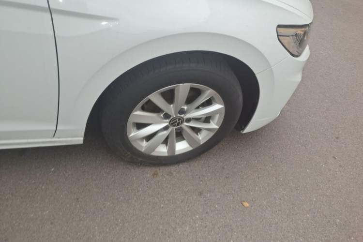 Used Volkswagen Bora 2021 1.5L Automatic Fashionable Smart Connectivity Version Right Front Wheel Hub