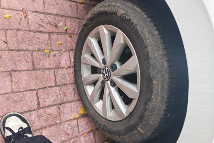 Used Volkswagen Bora 2021 1.5L Automatic Fashionable Smart Connectivity Version Right Front Wheel Hub