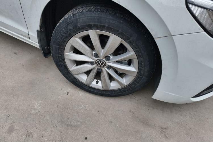 Used Volkswagen Bora 2021 1.5L Manual Comfort Smart Connect Edition Right Front Wheel Hub