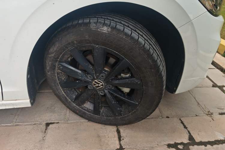 Used Volkswagen Bora 2021 1.5L Manual Comfort Smart Connect Edition Right Front Wheel Hub