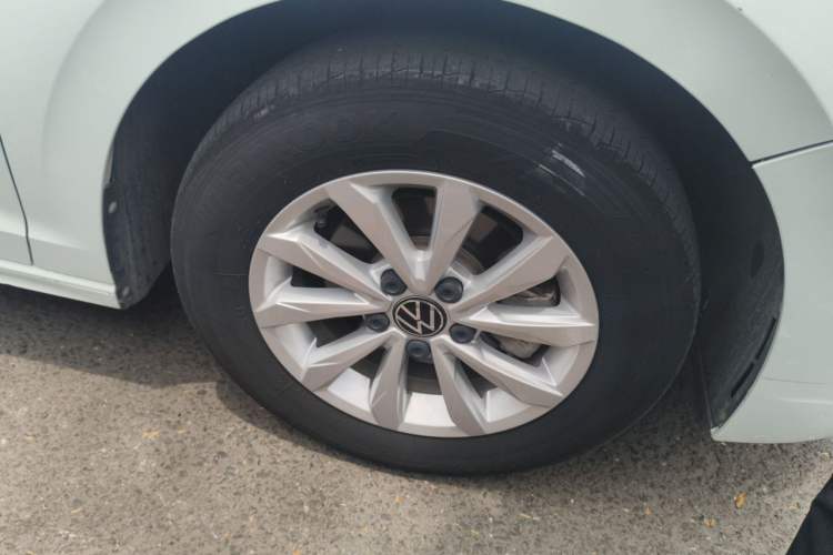 Used Volkswagen Bora 2021 1.5L Automatic Fashionable Smart Connectivity Version Right Front Wheel Hub