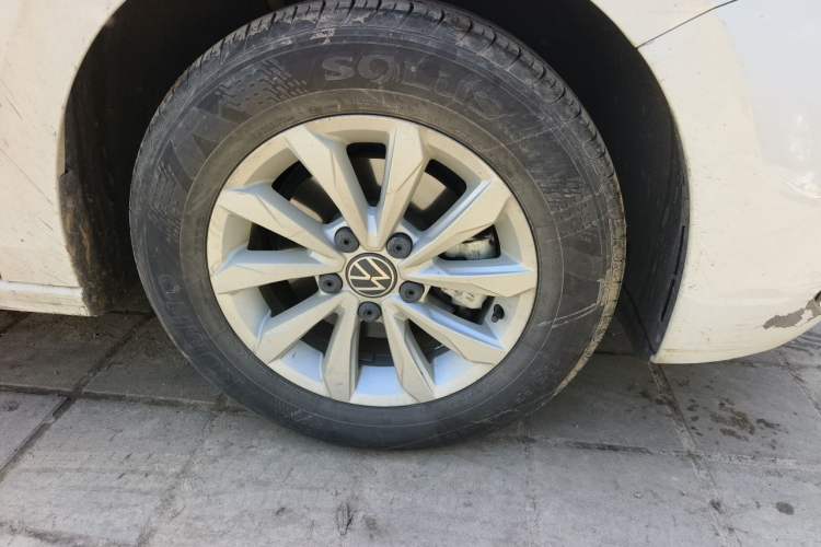Used Volkswagen Bora 2021 1.5L Automatic Fashionable Smart Connectivity Version Right Front Wheel Hub