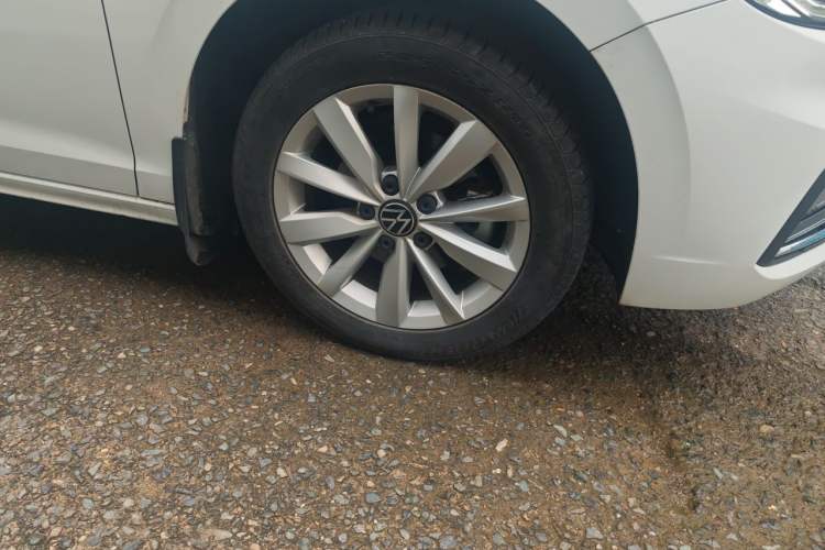 Used Volkswagen Bora 2021 1.5L Automatic Fashionable Smart Connectivity Version Right Front Wheel Hub