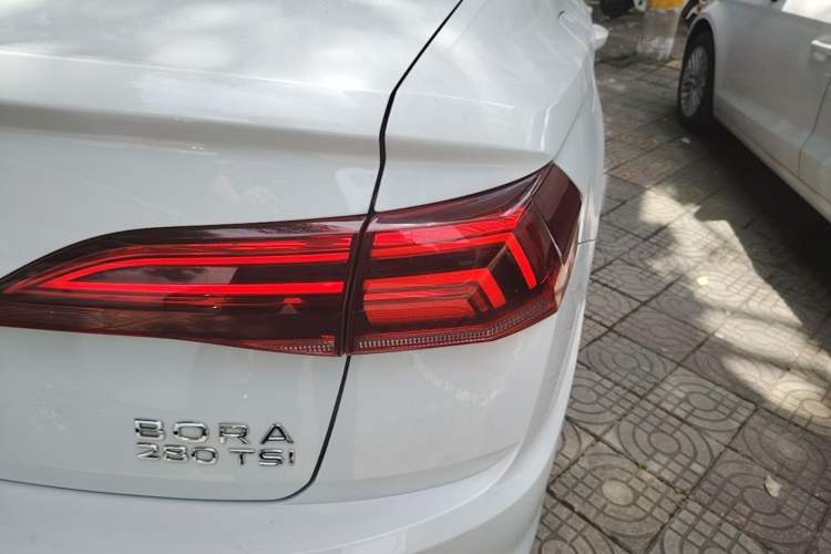 Used Volkswagen Bora 2021 280TSI DSG Elite Smart Connectivity Version Right Rear Taillight