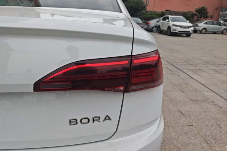 Used Volkswagen Bora 2021 1.5L Automatic Fashionable Smart Connectivity Version Right Rear Taillight