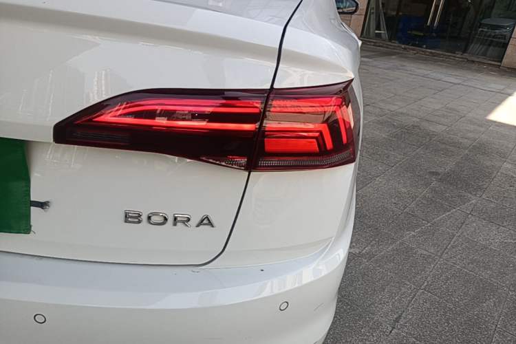 Used Volkswagen Bora 2021 1.5L Automatic Comfort Smart Connect Edition Right Rear Taillight
