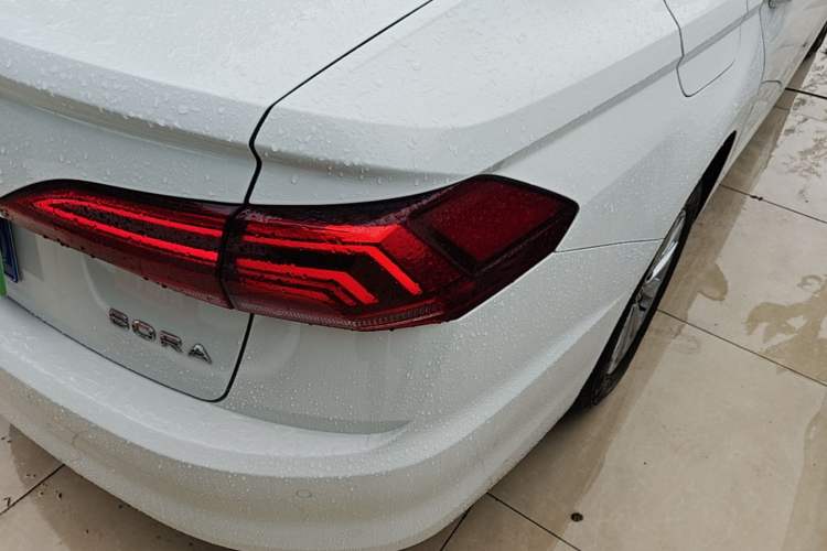 Used Volkswagen Bora 2021 1.5L Automatic Fashionable Smart Connectivity Version Right Rear Taillight
