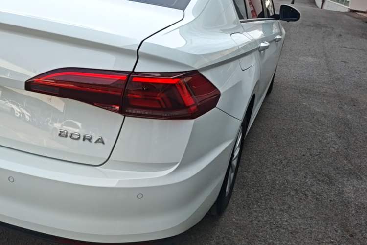 Used Volkswagen Bora 2021 1.5L Automatic Fashionable Smart Connectivity Version Right Rear Taillight