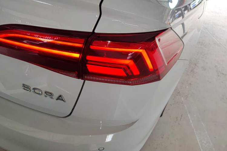 Used Volkswagen Bora 2021 1.5L Automatic Elite Smart Connect Edition Right Rear Taillight