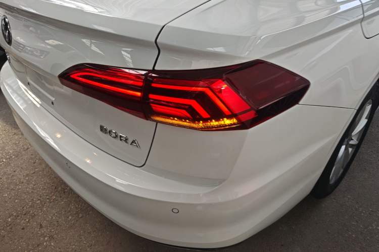 Used Volkswagen Bora 2021 1.5L Automatic Elite Smart Connect Edition Right Rear Taillight