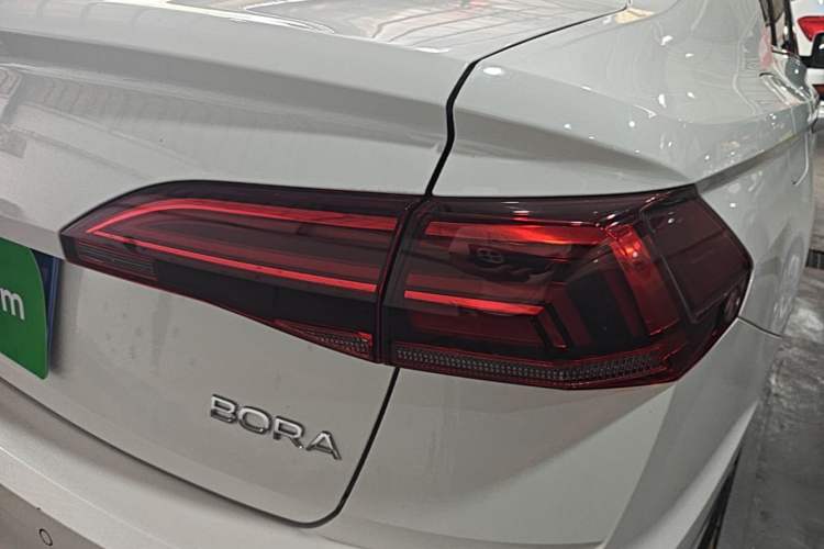 Used Volkswagen Bora 2021 1.5L Automatic Comfort Smart Connect Edition Right Rear Taillight