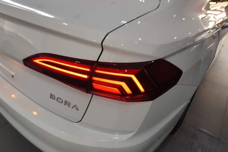 Used Volkswagen Bora 2021 1.5L Automatic Fashionable Smart Connectivity Version Right Rear Taillight