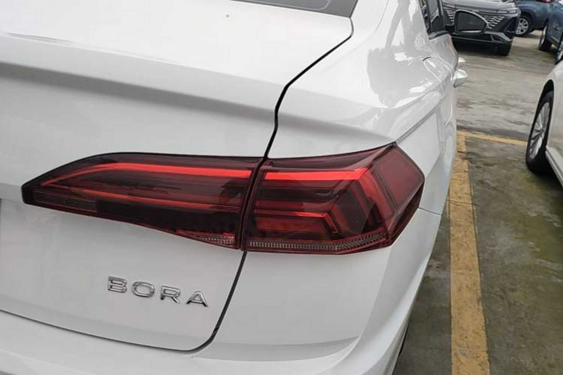 Used Volkswagen Bora 2021 1.5L Automatic Elite Smart Connect Edition Right Rear Taillight