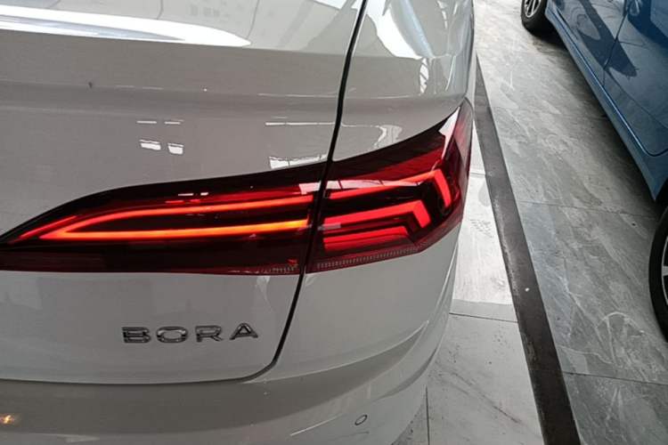 Used Volkswagen Bora 2021 1.5L Automatic Comfort Smart Connect Edition Right Rear Taillight