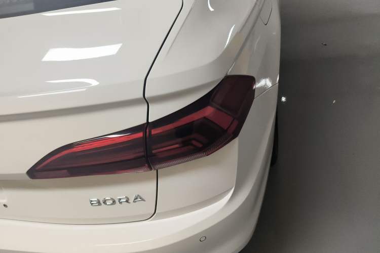 Used Volkswagen Bora 2021 1.5L Automatic Comfort Smart Connect Edition Right Rear Taillight