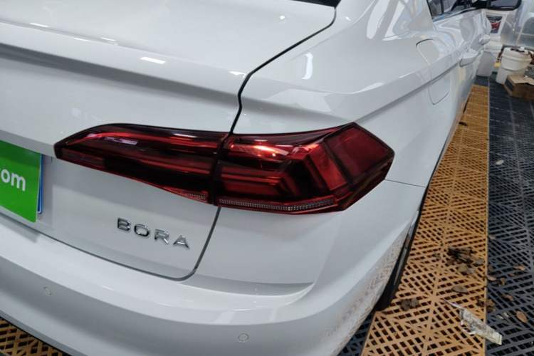 Used Volkswagen Bora 2021 1.5L Automatic Elite Smart Connect Edition Right Rear Taillight