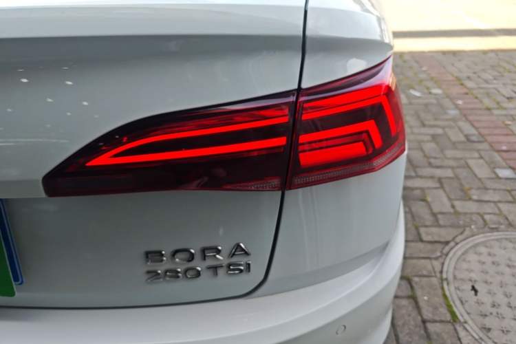 Used Volkswagen Bora 2021 1.5L Automatic Elite Smart Connect Edition Right Rear Taillight