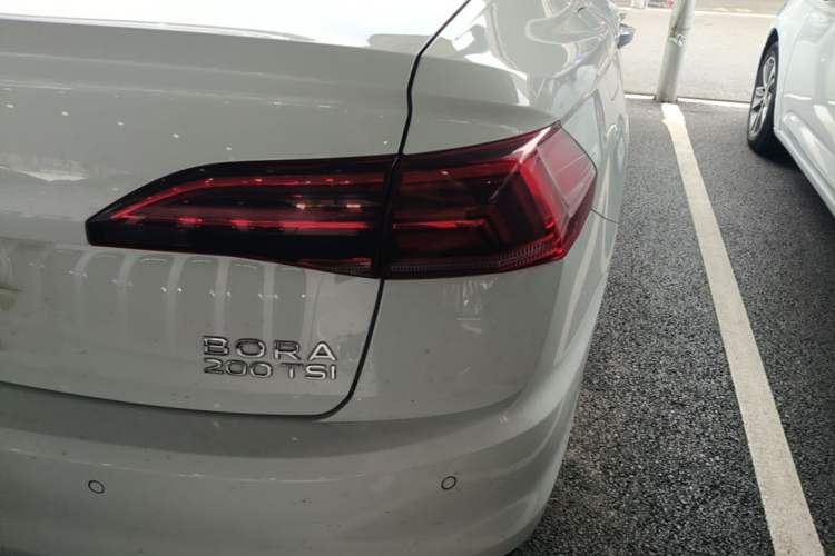 Used Volkswagen Bora 2021 200TSI DSG Comfort Connect Edition Right Rear Taillight