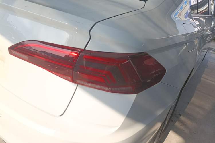 Used Volkswagen Bora 2021 1.5L Automatic Fashionable Smart Connectivity Version Right Rear Taillight