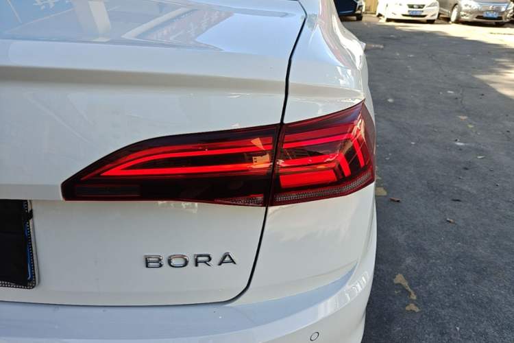 Used Volkswagen Bora 2021 1.5L Automatic Comfort Smart Connect Edition Right Rear Taillight