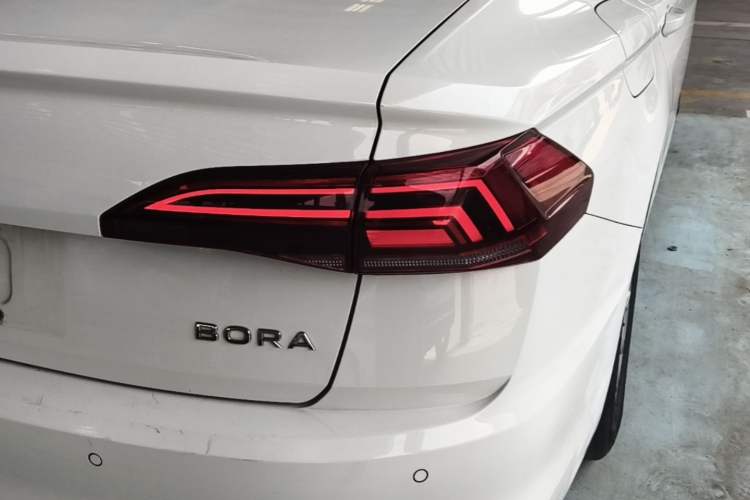 Used Volkswagen Bora 2021 1.5L Automatic Fashionable Smart Connectivity Version Right Rear Taillight