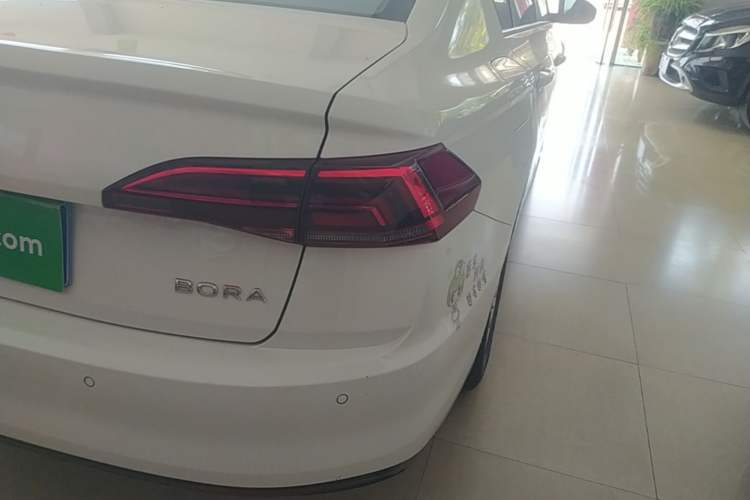 Used Volkswagen Bora 2021 1.5L Automatic Fashionable Smart Connectivity Version Right Rear Taillight