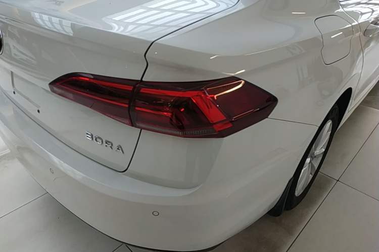 Used Volkswagen Bora 2021 1.5L Automatic Elite Smart Connect Edition Right Rear Taillight