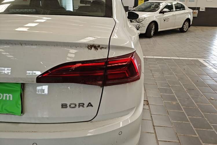 Used Volkswagen Bora 2021 1.5L Automatic Fashionable Smart Connectivity Version Right Rear Taillight