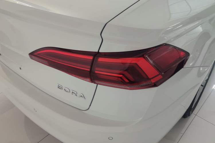 Used Volkswagen Bora 2021 1.5L Automatic Comfort Smart Connect Edition Right Rear Taillight