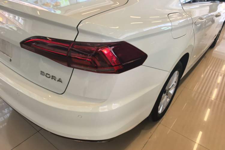 Used Volkswagen Bora 2021 1.5L Automatic Comfort Smart Connect Edition Right Rear Taillight