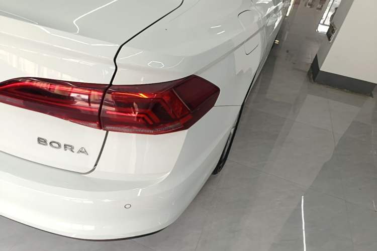 Used Volkswagen Bora 2021 1.5L Automatic Fashionable Smart Connectivity Version Right Rear Taillight