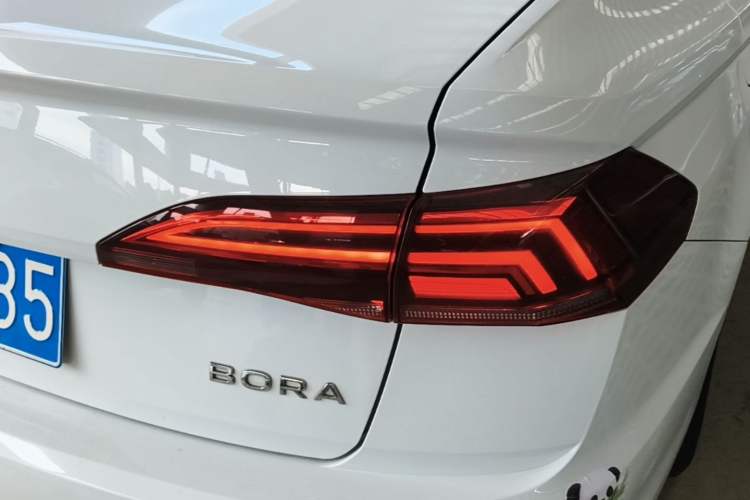 Used Volkswagen Bora 2021 1.5L Automatic Fashionable Smart Connectivity Version Right Rear Taillight