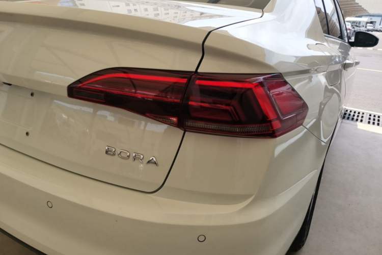 Used Volkswagen Bora 2021 1.5L Automatic Fashionable Smart Connectivity Version Right Rear Taillight