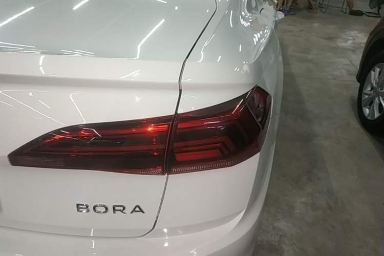Used Volkswagen Bora 2021 1.5L Automatic Fashionable Smart Connectivity Version Right Rear Taillight