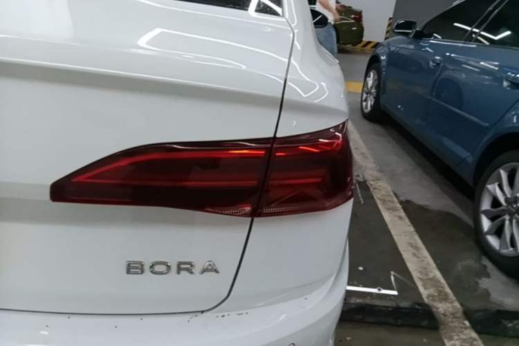 Used Volkswagen Bora 2021 1.5L Automatic Fashionable Smart Connectivity Version Right Rear Taillight