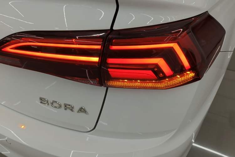 Used Volkswagen Bora 2021 1.5L Automatic Comfort Smart Connect Edition Right Rear Taillight