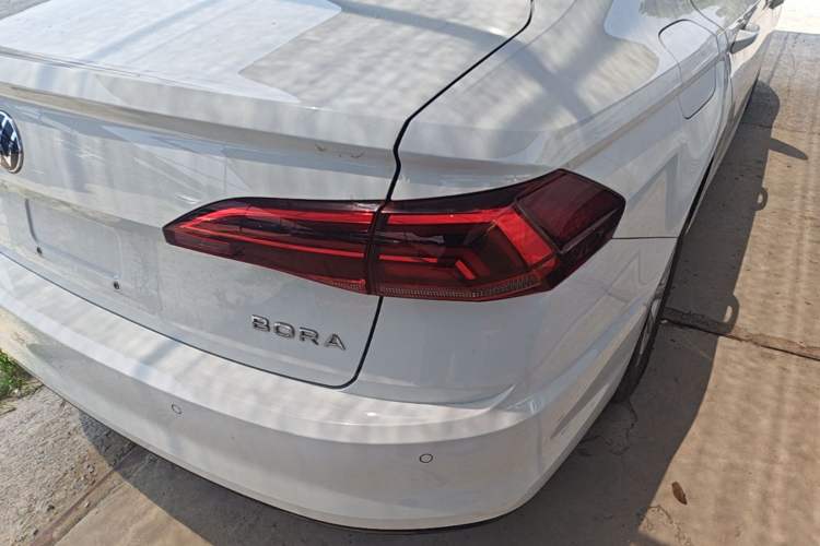 Used Volkswagen Bora 2021 1.5L Automatic Fashionable Smart Connectivity Version Right Rear Taillight