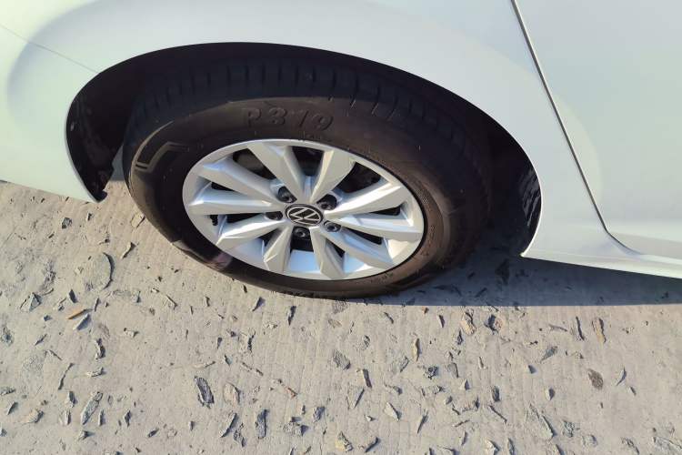 Used Volkswagen Bora 2021 1.5L Automatic Fashionable Smart Connectivity Version Right Rear Wheel Hub