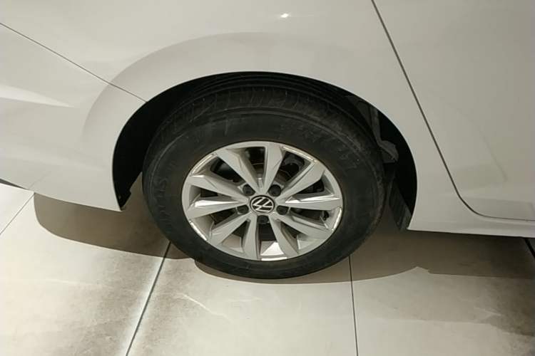 Used Volkswagen Bora 2021 1.5L Automatic Fashionable Smart Connectivity Version Right Rear Wheel Hub