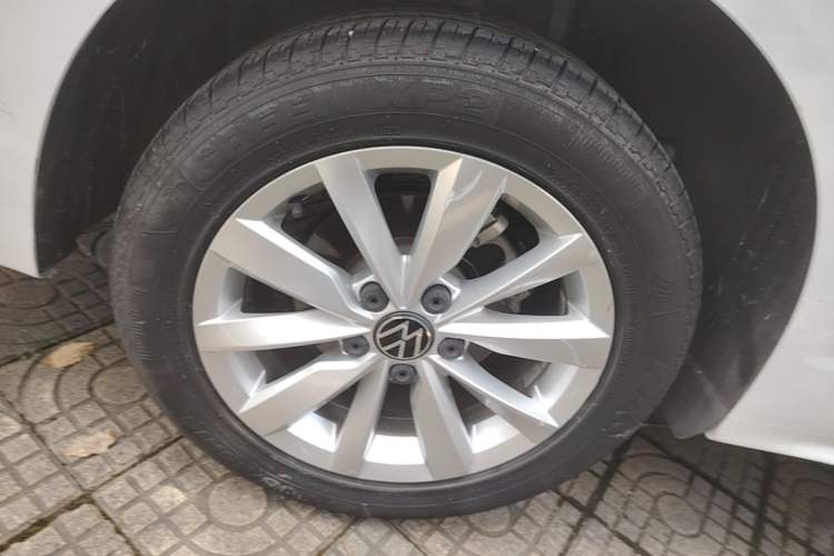 Used Volkswagen Bora 2021 280TSI DSG Elite Smart Connectivity Version Right Rear Wheel Hub