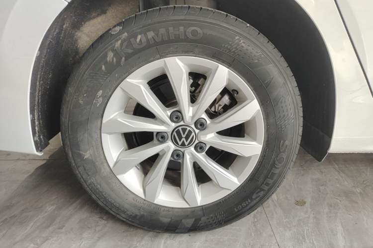 Used Volkswagen Bora 2021 1.5L Automatic Fashionable Smart Connectivity Version Right Rear Wheel Hub