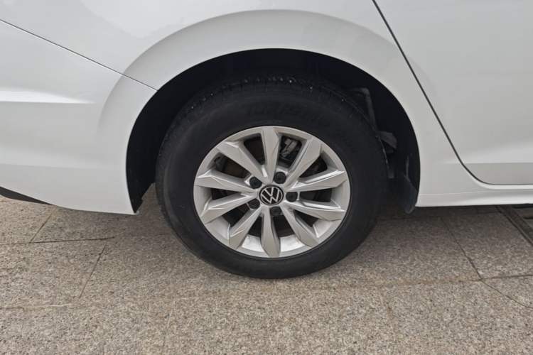 Used Volkswagen Bora 2021 1.5L Automatic Fashionable Smart Connectivity Version Right Rear Wheel Hub