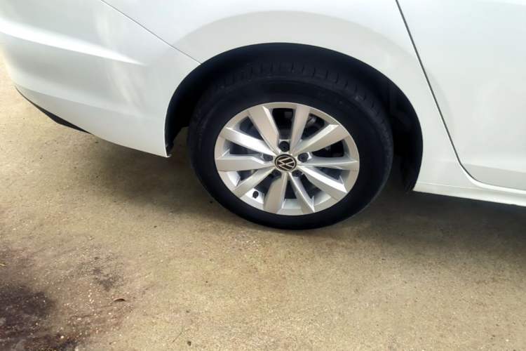 Used Volkswagen Bora 2021 280TSI DSG Elite Smart Connectivity Version Right Rear Wheel Hub
