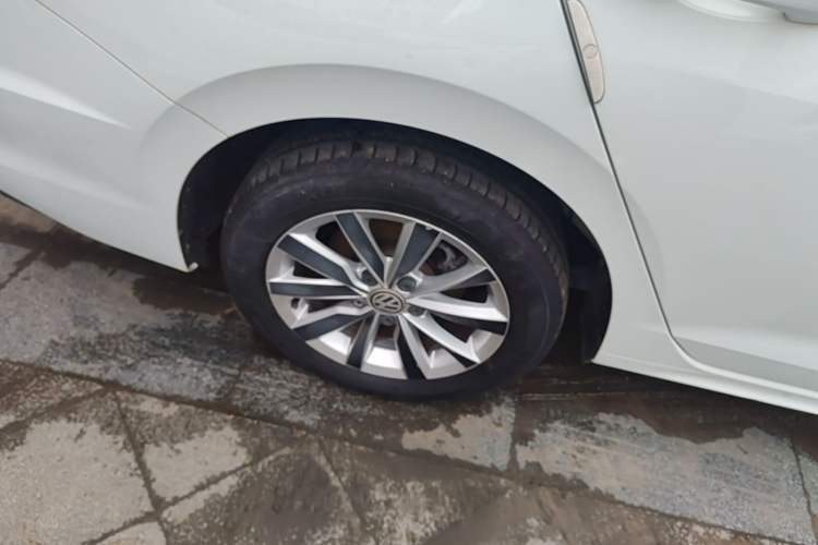 Used Volkswagen Bora 2021 1.5L Automatic Elite Smart Connect Edition Right Rear Wheel Hub