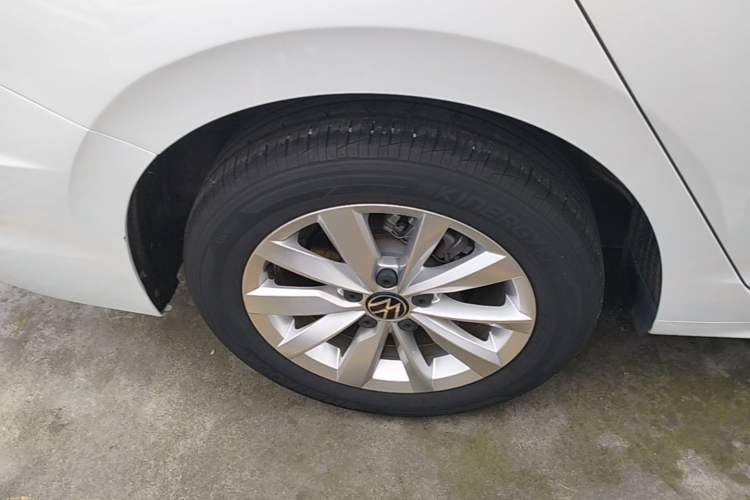 Used Volkswagen Bora 2021 1.5L Automatic Elite Smart Connect Edition Right Rear Wheel Hub