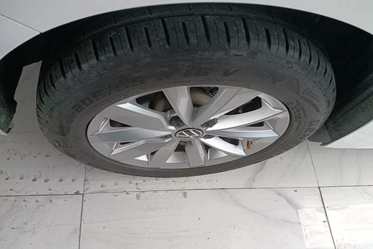 Used Volkswagen Bora 2021 1.5L Automatic Comfort Smart Connect Edition Right Rear Wheel Hub